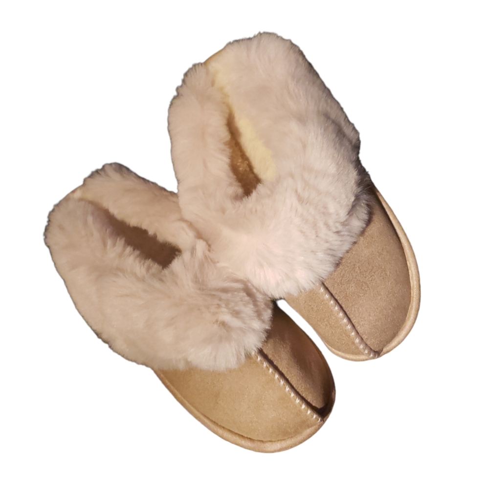 Women's faux fur slippers